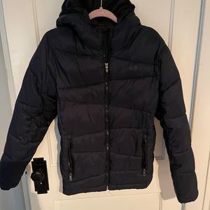 Like new! Men’s Spyder Puffer Coat, Dark Blue, Fleece lined pockets, size small